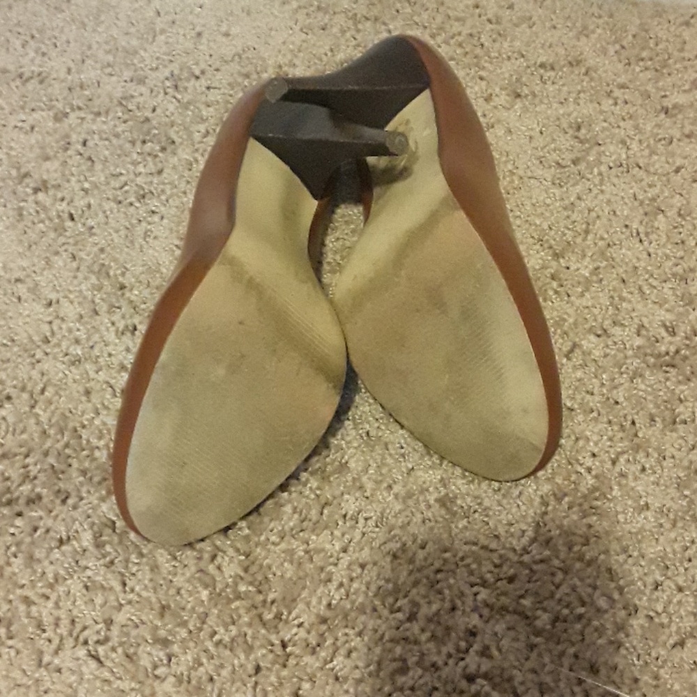 Pumps - Picture 3 of 3